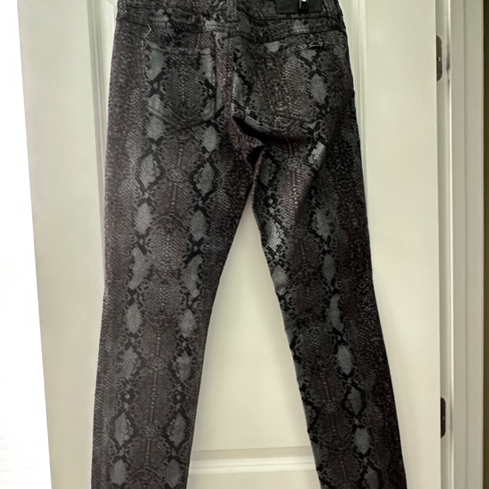 Seven7 Snake Skin Print Skinny Jeans Size 28 ( size 6 ) - Picture 3 of 9
